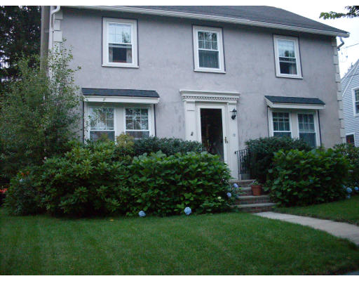12 Brae Burn Road Milton, MA 02186 - Photo 4 of 18 a front view of house and yard