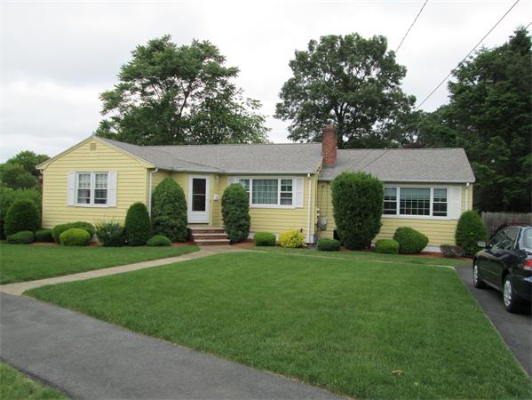 3 Evans Road Stoneham, MA 02180 - Photo 3 of 16 Gallery Image 3