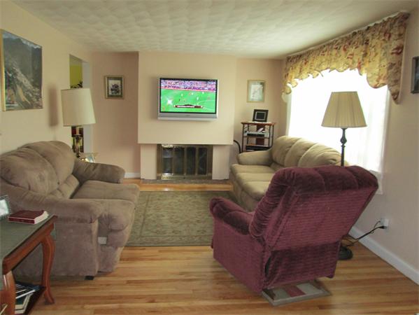 3 Evans Road Stoneham, MA 02180 - Photo 4 of 16 Gallery Image 4