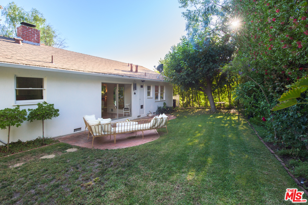 12333 Sunset Boulevard Los Angeles, CA 90049 - Photo 14 of 15