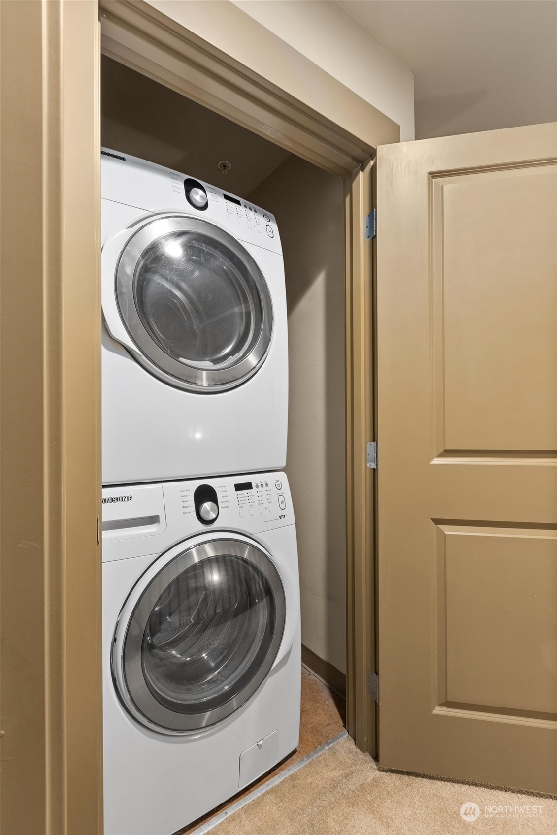 2115 201st Place Southeast, Unit I4 Bothell, WA 98012 - Photo 20 of 24 a utility room with dryer and washer