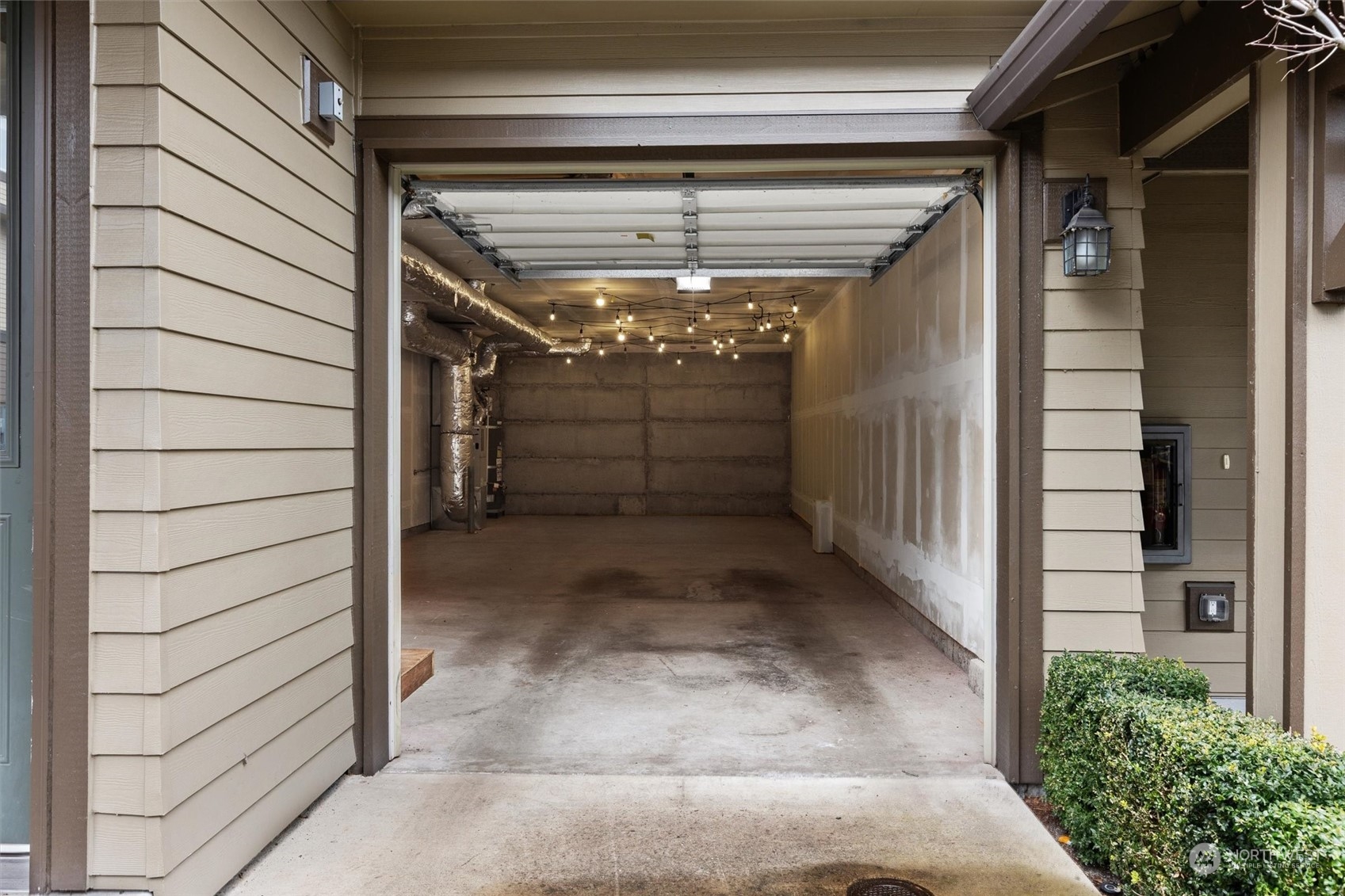2115 201st Place Southeast, Unit I4 Bothell, WA 98012 - Photo 23 of 24 a view of entryway
