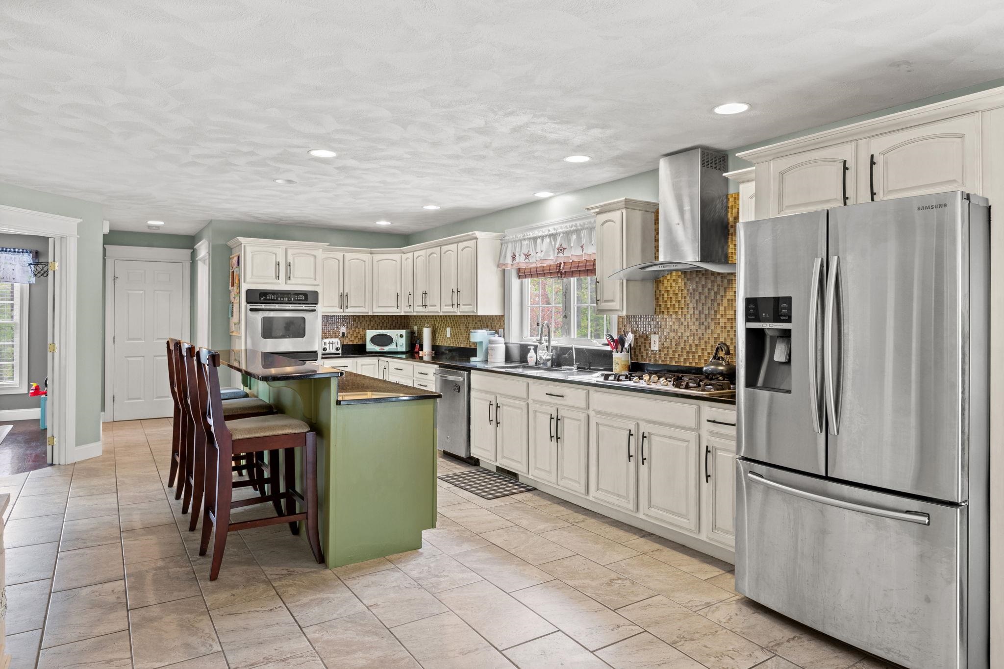 31 Houstons Way Hampstead, NH 03841 - Photo 17 of 40