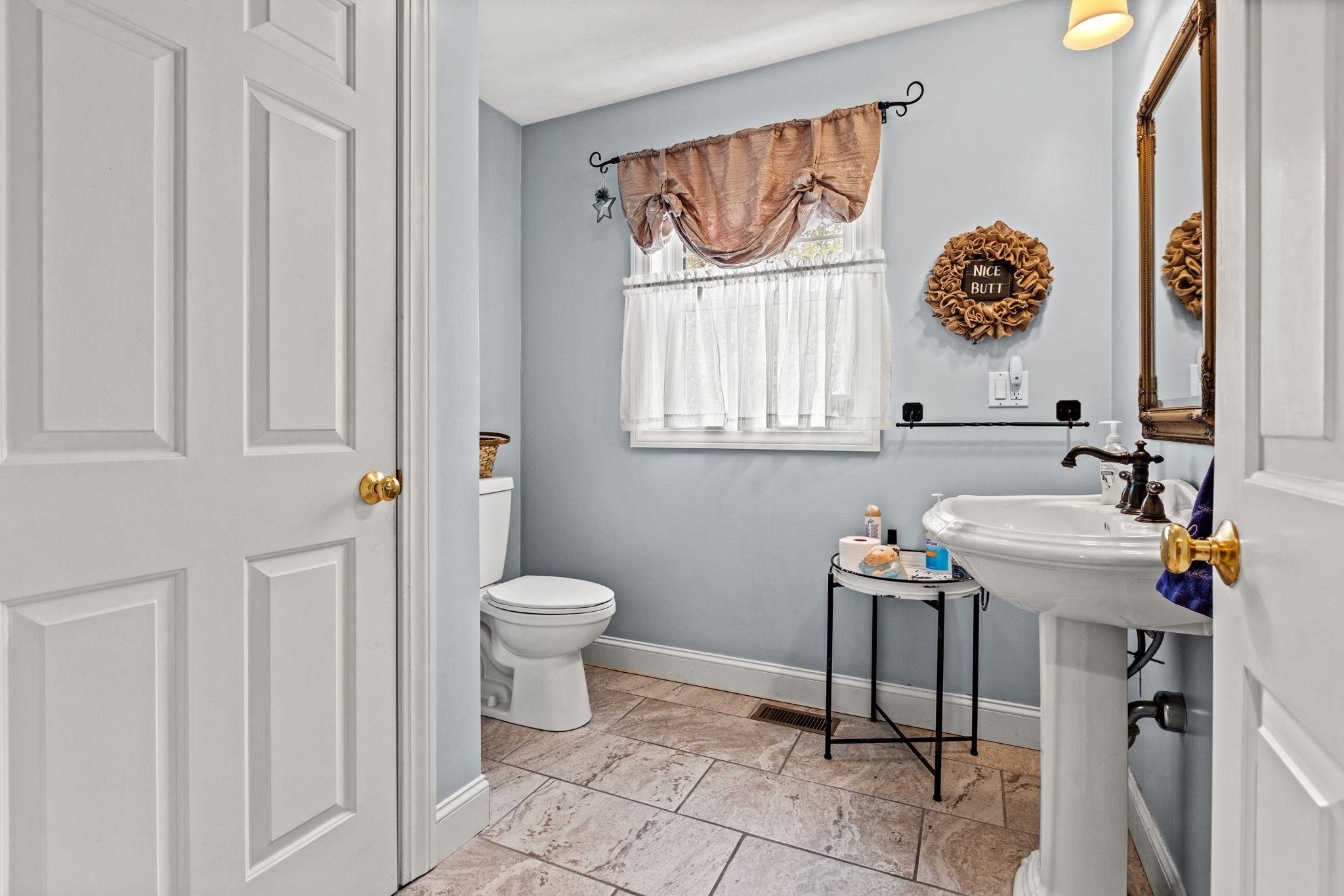 31 Houstons Way Hampstead, NH 03841 - Photo 23 of 40