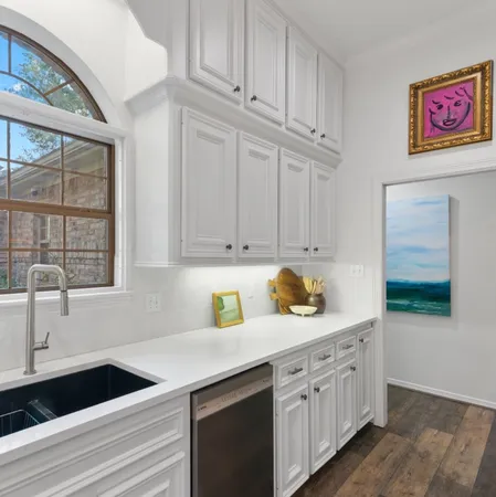 $875,000 | 901 Longmire Road, Unit 51, Conroe, TX 77304