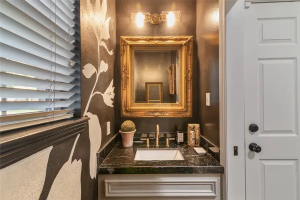 $875,000 | 901 Longmire Road, Unit 51, Conroe, TX 77304