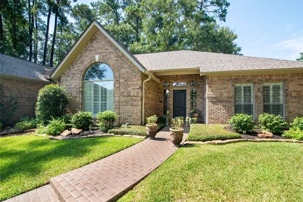 $949,000 | 901 Longmire Road, Unit 51, Conroe, TX 77304