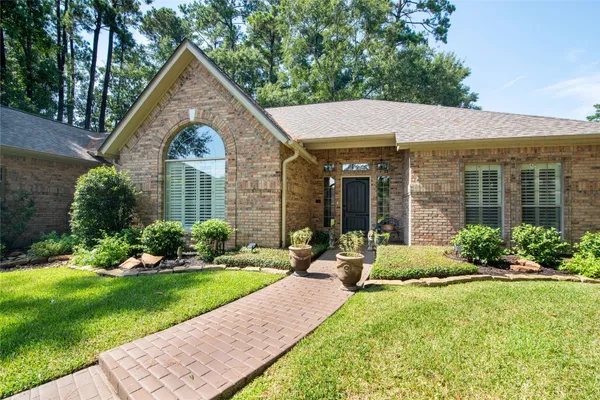 $949,000 | 901 Longmire Road, Unit 51, Conroe, TX 77304