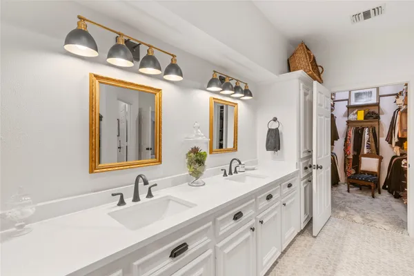 $875,000 | 901 Longmire Road, Unit 51, Conroe, TX 77304