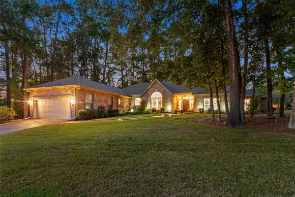 $875,000 | 901 Longmire Road, Unit 51, Conroe, TX 77304