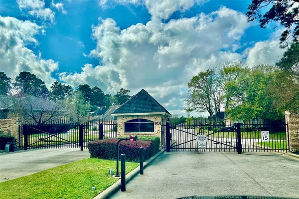 $949,000 | 901 Longmire Road, Unit 51, Conroe, TX 77304