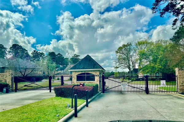 $875,000 | 901 Longmire Road, Unit 51, Conroe, TX 77304