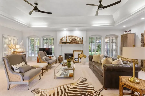 $949,000 | 901 Longmire Road, Unit 51, Conroe, TX 77304