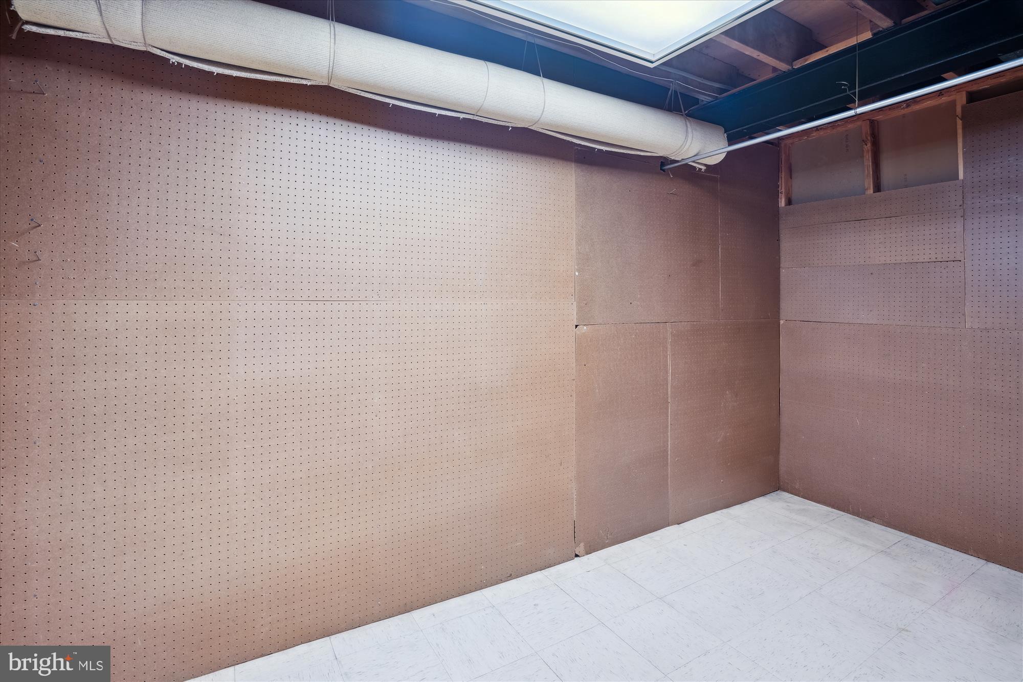 12103 Chesterton Drive Upper Marlboro, MD 20774 - Photo 12 of 30 a view of bathroom