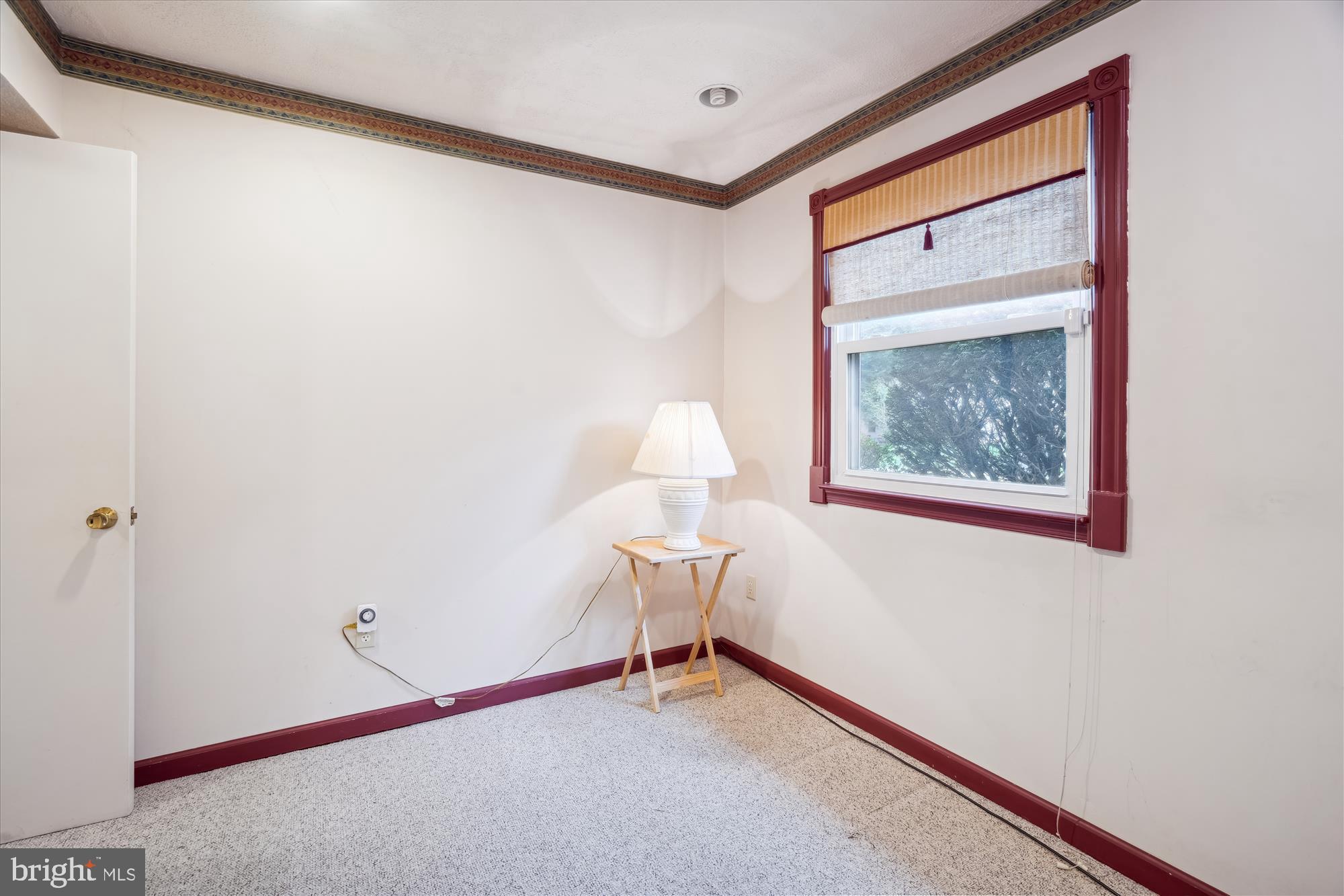 12103 Chesterton Drive Upper Marlboro, MD 20774 - Photo 21 of 30 a room with a table and a chair