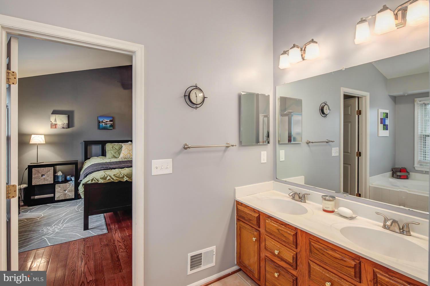 6508 Castine Lane Springfield, VA 22150 - Photo 15 of 30 Bath (Master)