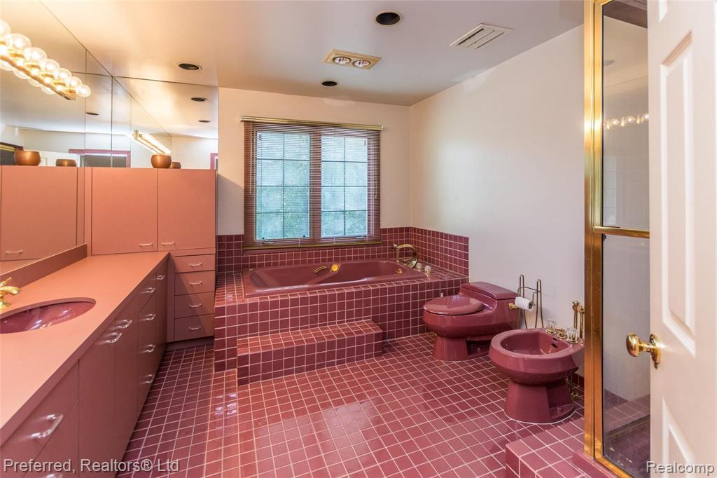34015 Lyncroft Street Farmington Hills, MI 48331 - Photo 18 of 34
