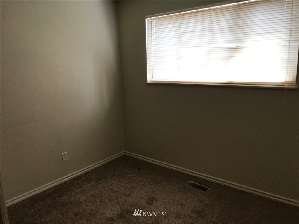 5105 Arrowhead Road Southwest Lakewood, WA 98499 - Photo 14 of 21 Gallery Image 14