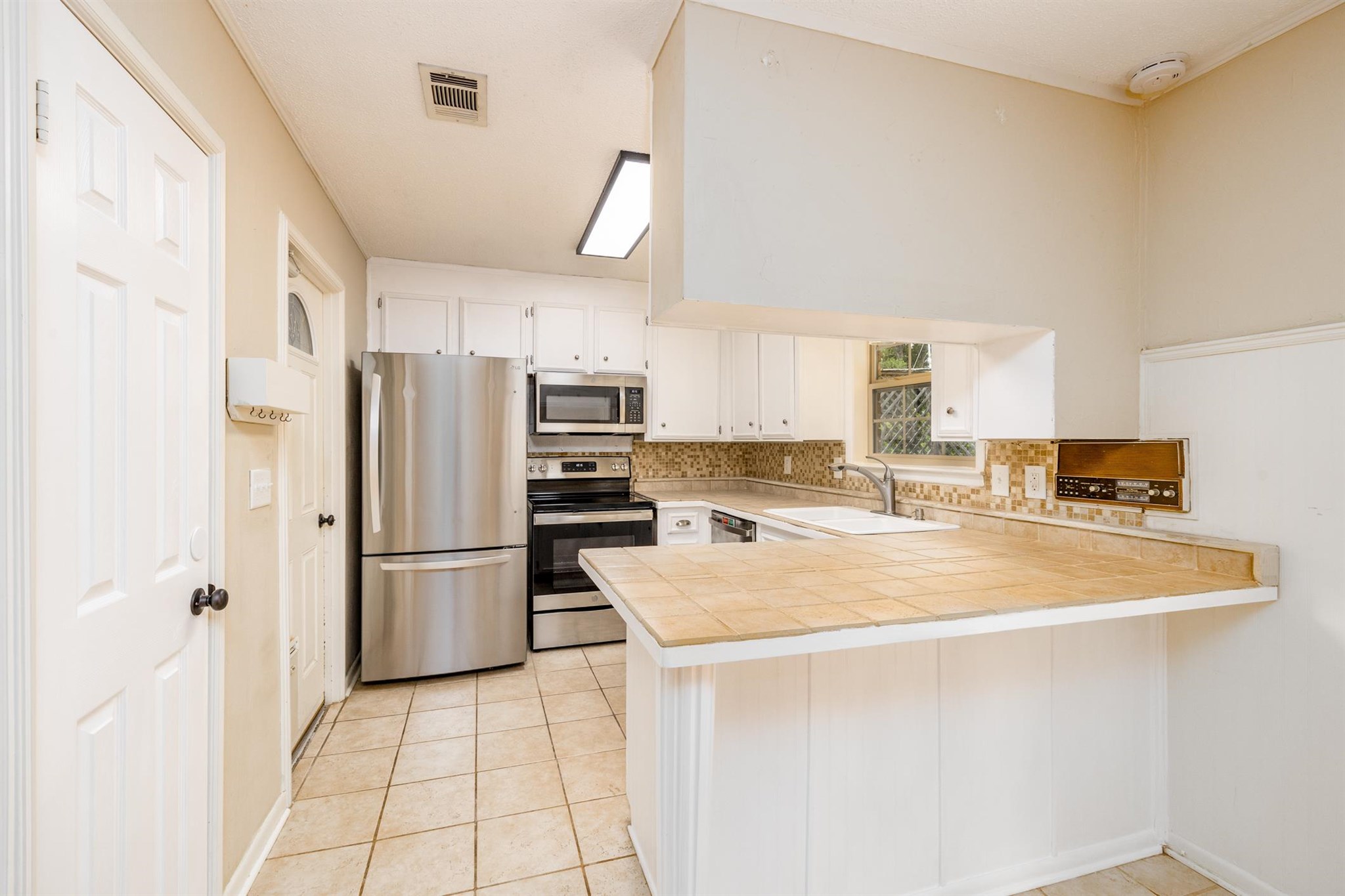 5675 Keystone Road Pensacola, FL 32504 - Photo 11 of 31 Gallery Image 11