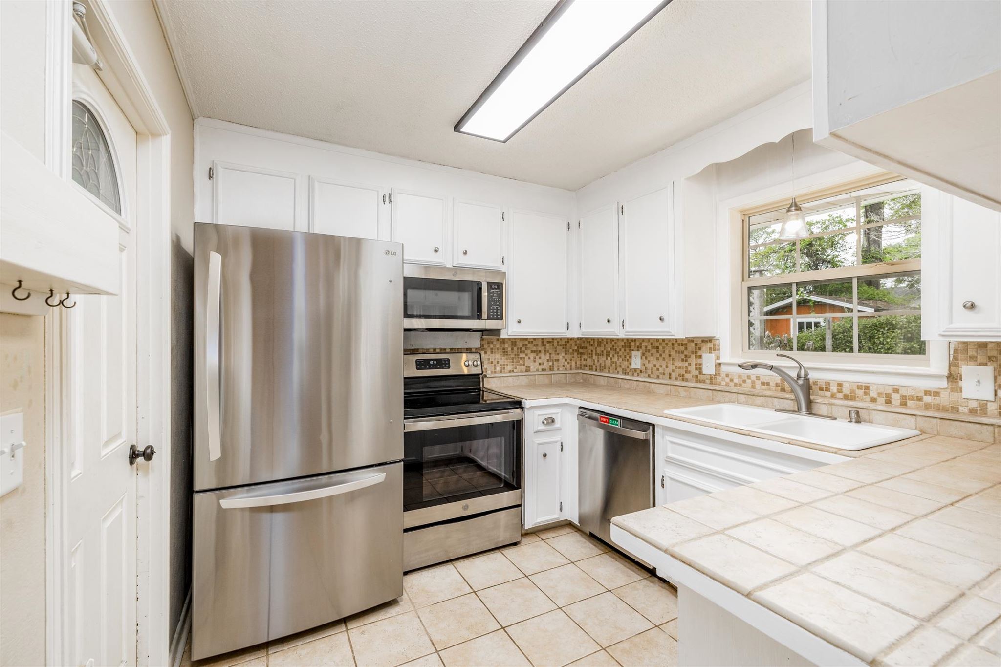 5675 Keystone Road Pensacola, FL 32504 - Photo 12 of 31 Gallery Image 12