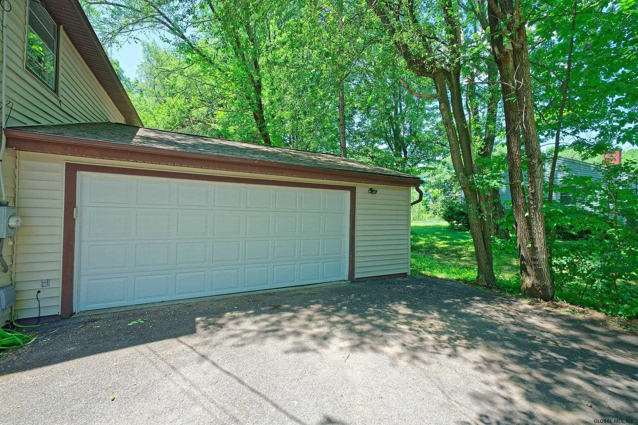 3 Forest Road Ballston, NY 12027 - Photo 4 of 44 Photo 4