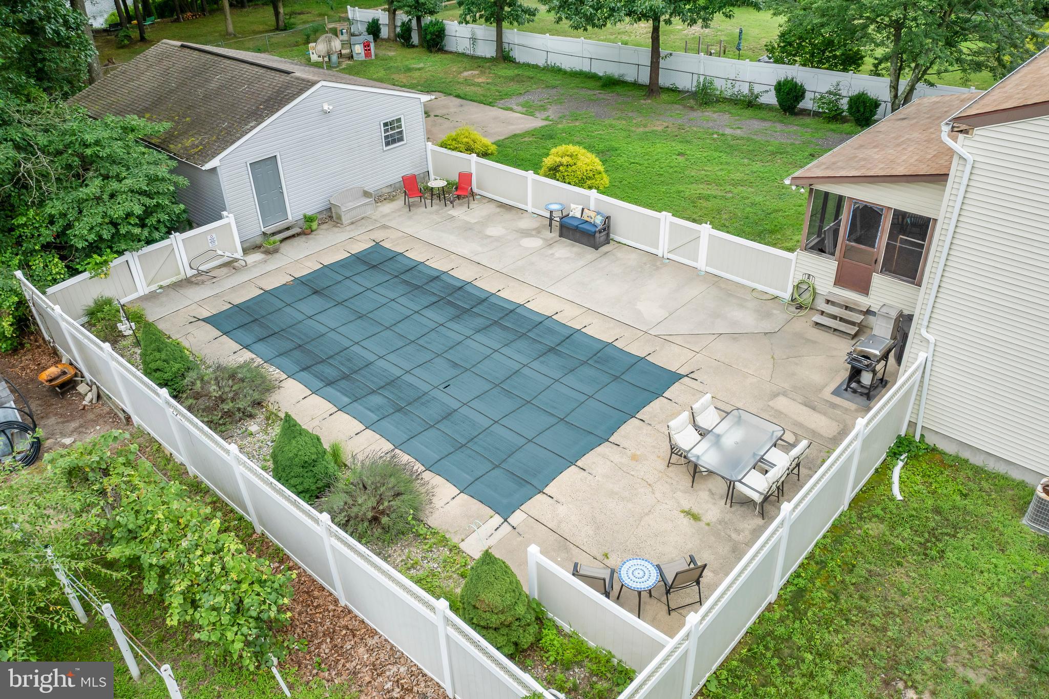 420 Spring Road Hammonton, NJ 08037 - Photo 54 of 54 an aerial view of a house having yard