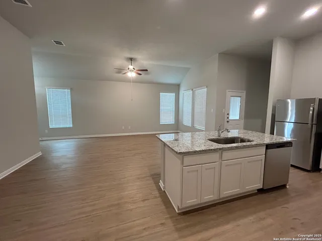 $1,750 | 367 Nespral Drive, San Antonio, TX 78253