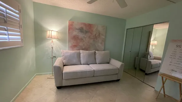 $4,500 | 6866 Huntington Lane, Unit 305, Delray Beach, FL 33446
