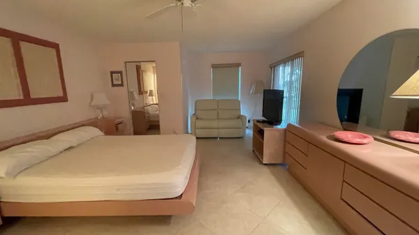 $4,500 | 6866 Huntington Lane, Unit 305, Delray Beach, FL 33446