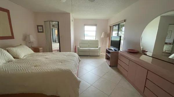 $4,500 | 6866 Huntington Lane, Unit 305, Delray Beach, FL 33446