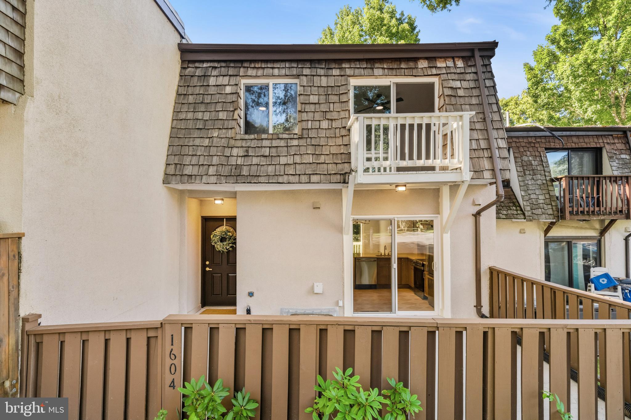 1604 Valencia Way Reston, VA 20190 - Photo 2 of 50