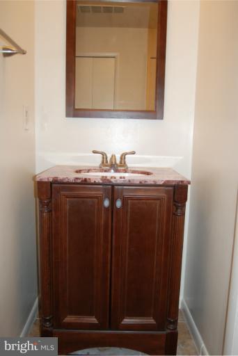 3120 Apple Road Northeast, Unit 14 Washington, DC 20018 - Photo 6 of 13 Bath