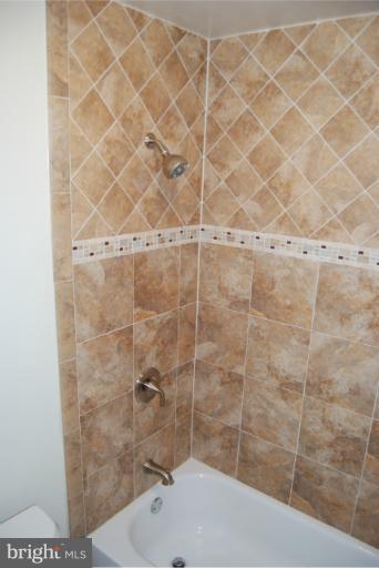 3120 Apple Road Northeast, Unit 14 Washington, DC 20018 - Photo 9 of 13 Bath