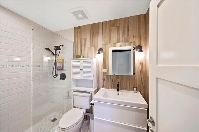 $234,999 | 900 Atlantic Shores Boulevard, Unit 202, Hallandale Beach, FL 33009