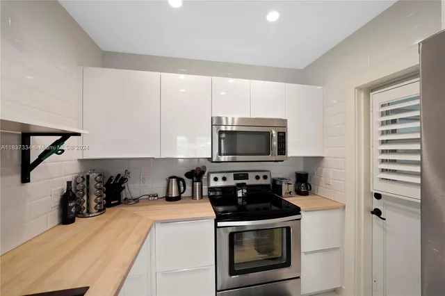 $234,999 | 900 Atlantic Shores Boulevard, Unit 202, Hallandale Beach, FL 33009