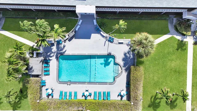 $234,999 | 900 Atlantic Shores Boulevard, Unit 202, Hallandale Beach, FL 33009