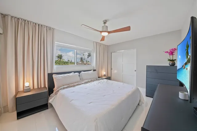 $234,999 | 900 Atlantic Shores Boulevard, Unit 202, Hallandale Beach, FL 33009