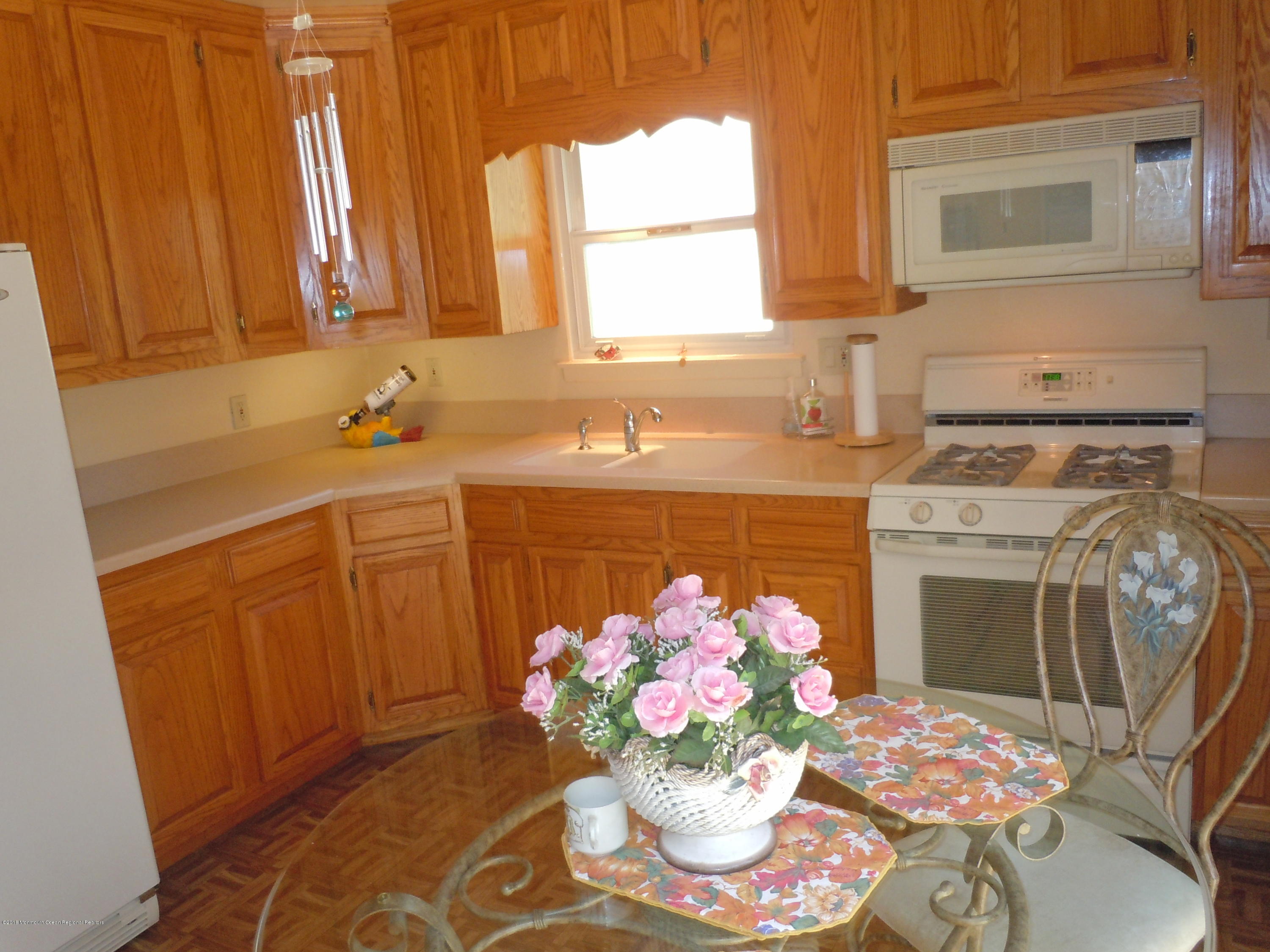 7 Peach Tree Road Oakhurst, NJ 07755 - Photo 23 of 36