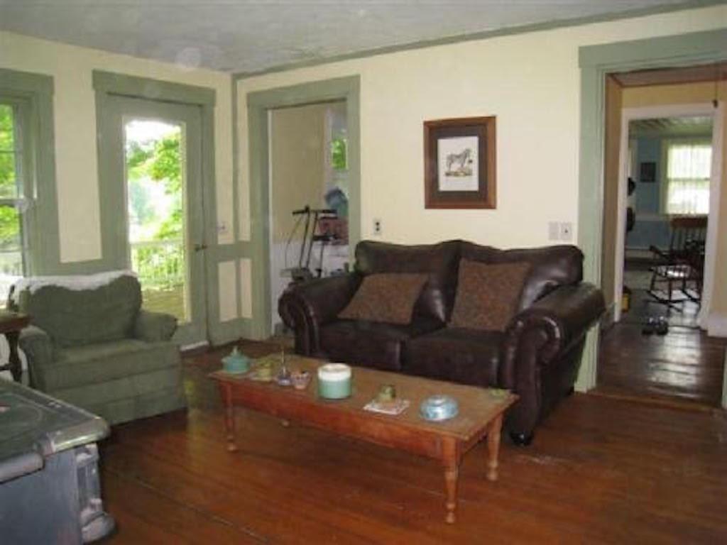 362 Middle Road Fairfield, ME 04937 - Photo 17 of 28 Living room
