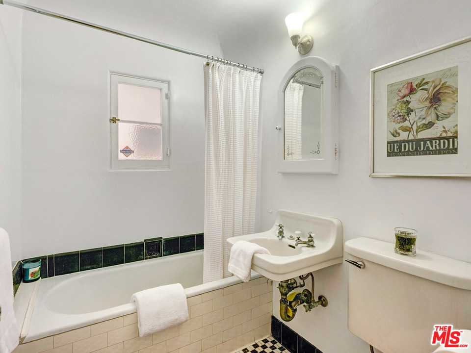 253 Rees Street Playa del Rey, CA 90293 - Photo 43 of 46 Gallery Image 43