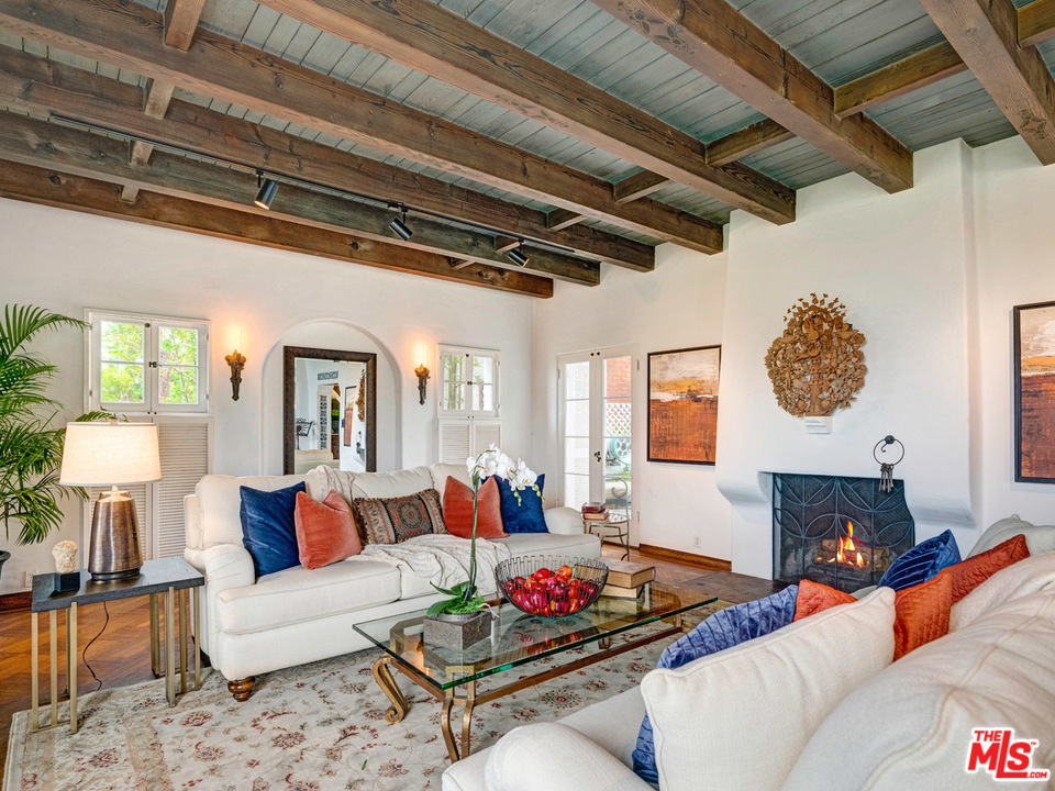 253 Rees Street Playa del Rey, CA 90293 - Photo 6 of 46 Gallery Image 6