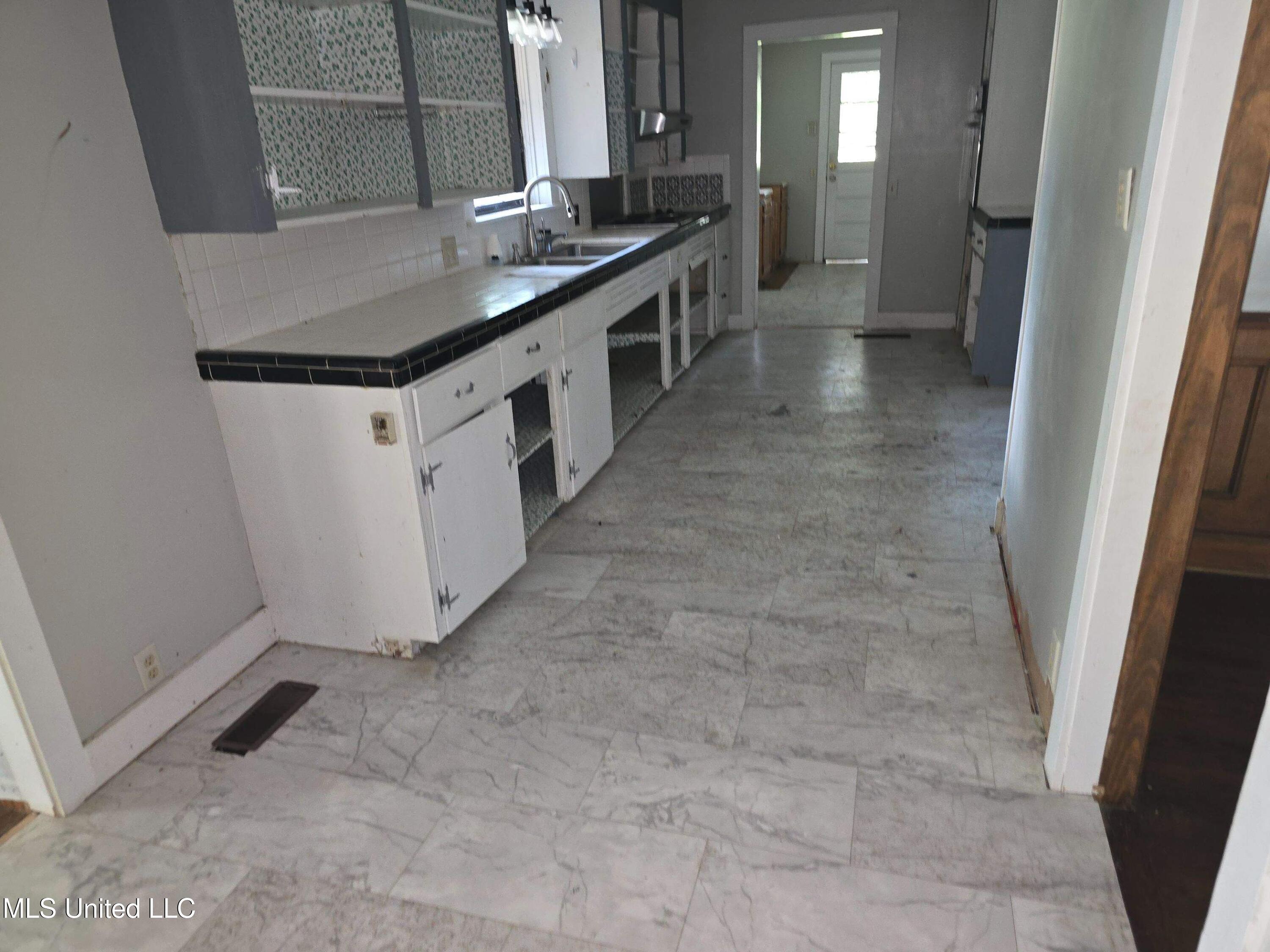 80 Napanee Road Leland, MS 38756 - Photo 3 of 20 23-Aug 19 2025 11_36am-nS8w