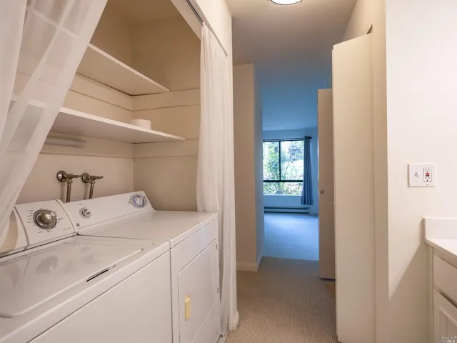 a view of utility room