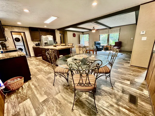 $259,900 | 2852 Feral Lane, Caryville, FL 32427