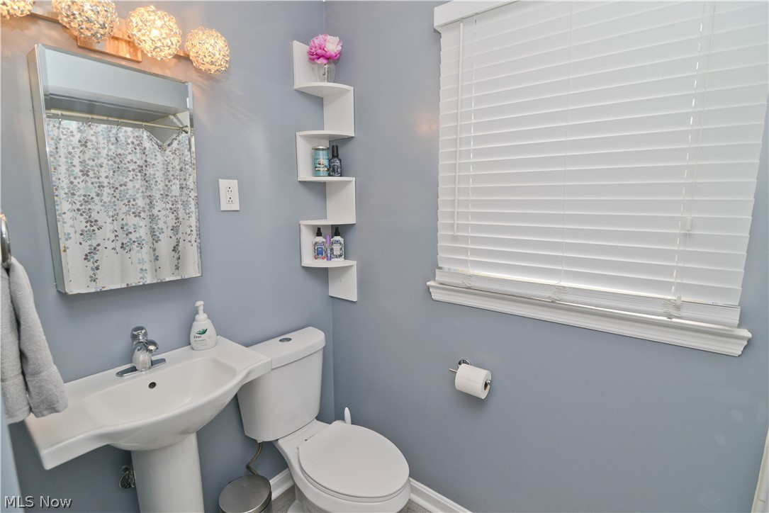 325 Ewing Road Youngstown, OH 44512 - Photo 10 of 29 Gallery Image 10