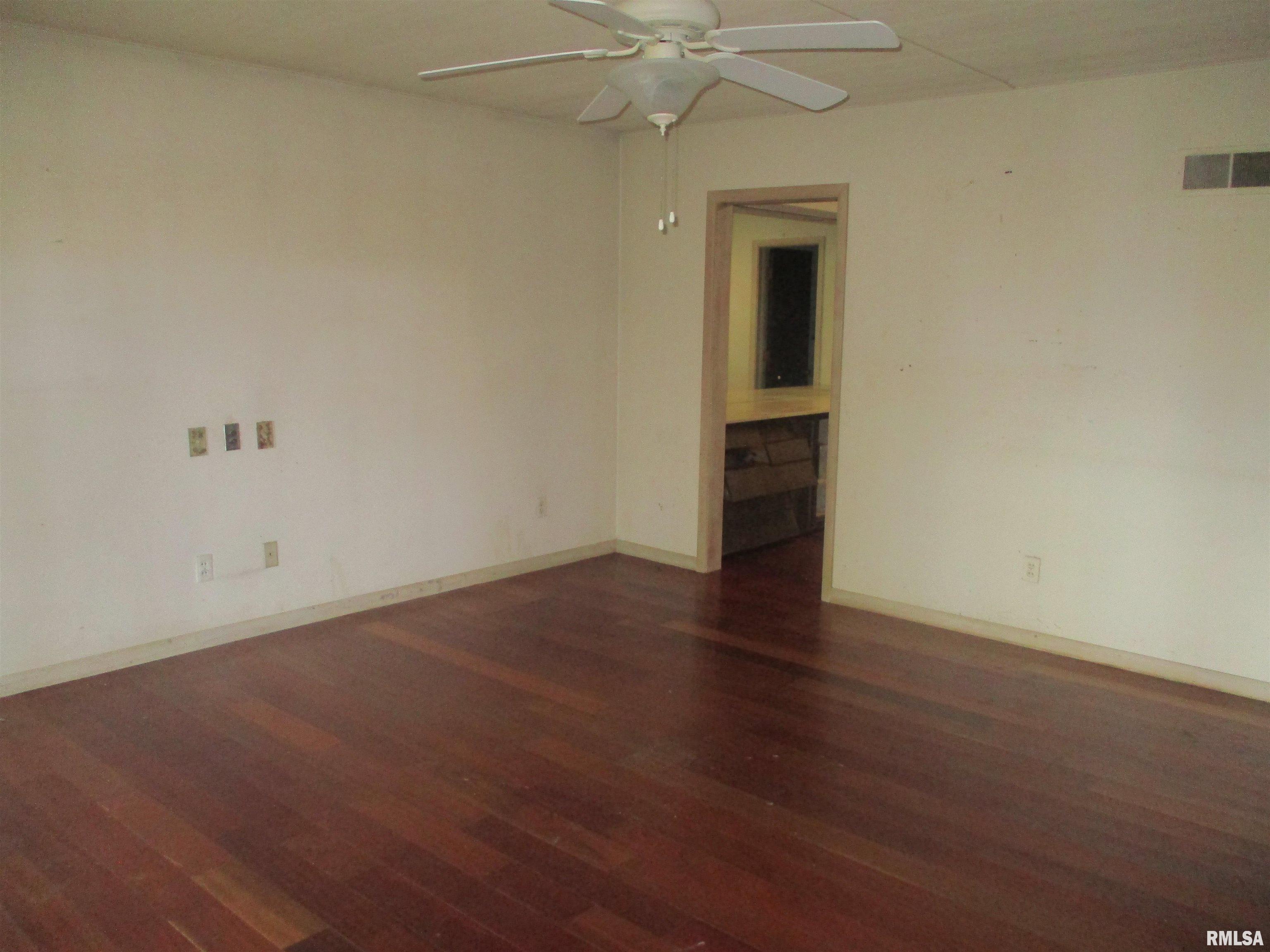 5517 North Prospect Road Peoria, IL 61614 - Photo 16 of 28 Gallery Image 16
