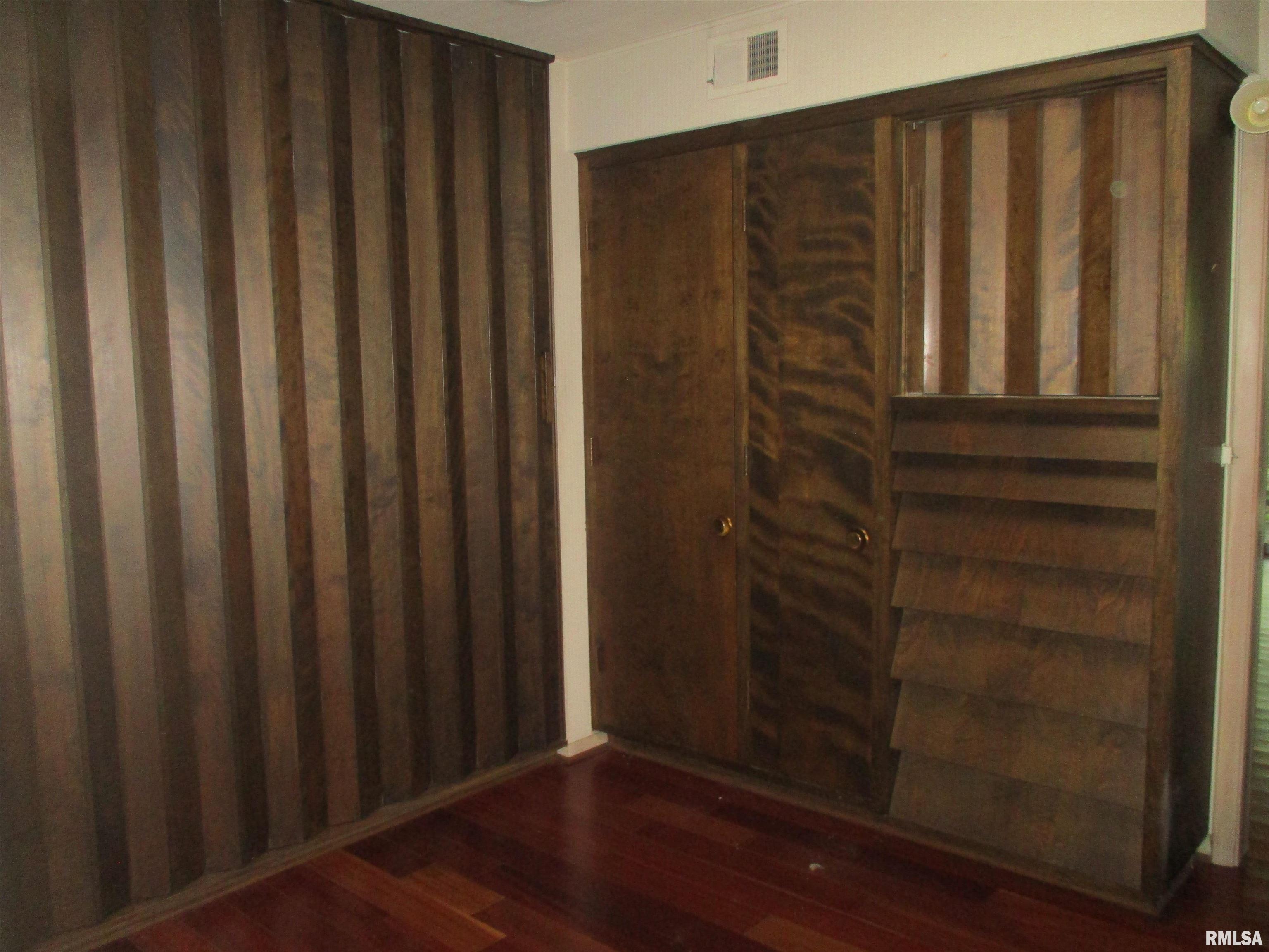 5517 North Prospect Road Peoria, IL 61614 - Photo 18 of 28 Gallery Image 18
