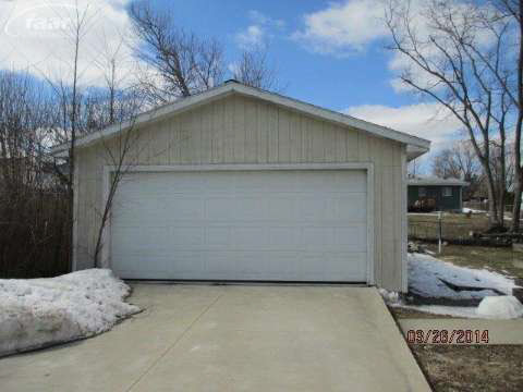2170 Eberly Road Flint, MI 48532 - Photo 16 of 17 20397391-15.JPG