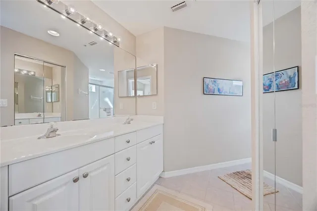 $259,900 | 6424 Bay Cedar Lane, Unit 201, Bradenton, FL 34203