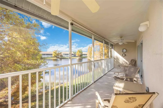 $259,900 | 6424 Bay Cedar Lane, Unit 201, Bradenton, FL 34203